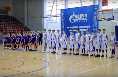 Во Дворце спорта ''Нефтехимик'' проходят соревнования по баскетболу